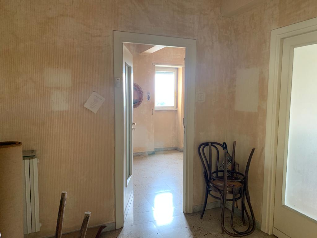 APPARTAMENTO INT.13 DI 5,5 VANI CON ASCENSORE in ROMA Via Aristide Leonori n°22, scala Q, piano 6-S1 + pertinenziale CANTINA/ BALCONI. Mq. 112. LIBERO. Identificativi catastali A/3, foglio 845, part. 271, sub. 96