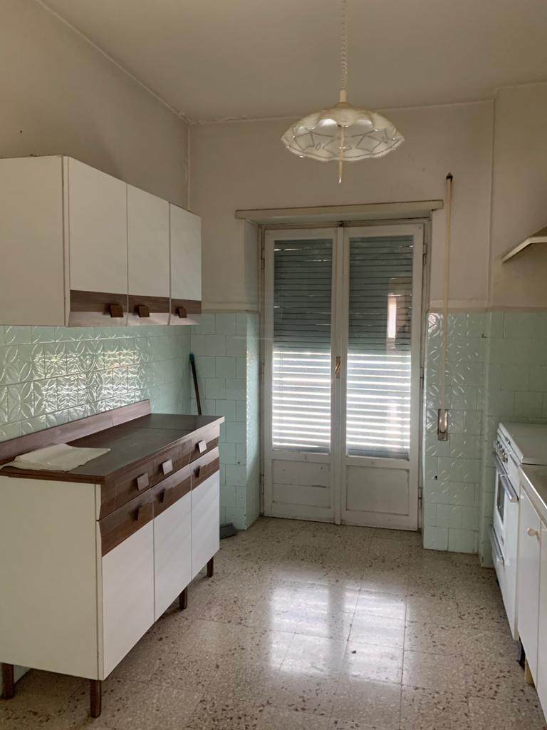 APPARTAMENTO INT.13 DI 5,5 VANI CON ASCENSORE in ROMA Via Aristide Leonori n°22, scala Q, piano 6-S1 + pertinenziale CANTINA/ BALCONI. Mq. 112. LIBERO. Identificativi catastali A/3, foglio 845, part. 271, sub. 96