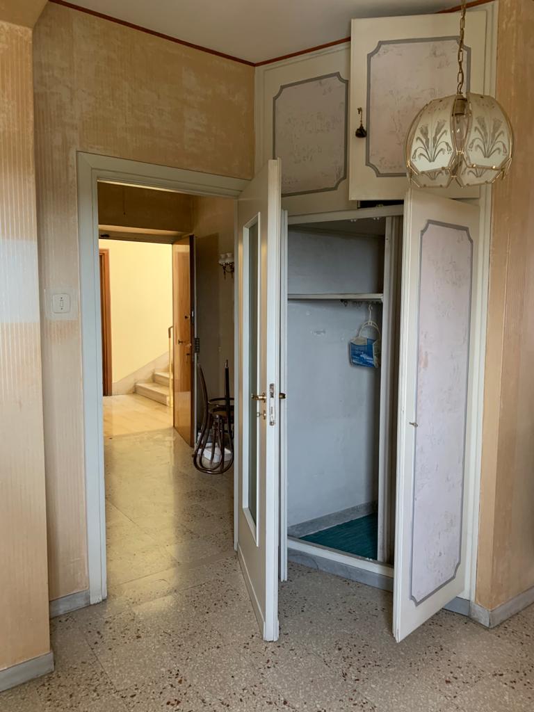 APPARTAMENTO INT.13 DI 5,5 VANI CON ASCENSORE in ROMA Via Aristide Leonori n°22, scala Q, piano 6-S1 + pertinenziale CANTINA/ BALCONI. Mq. 112. LIBERO. Identificativi catastali A/3, foglio 845, part. 271, sub. 96