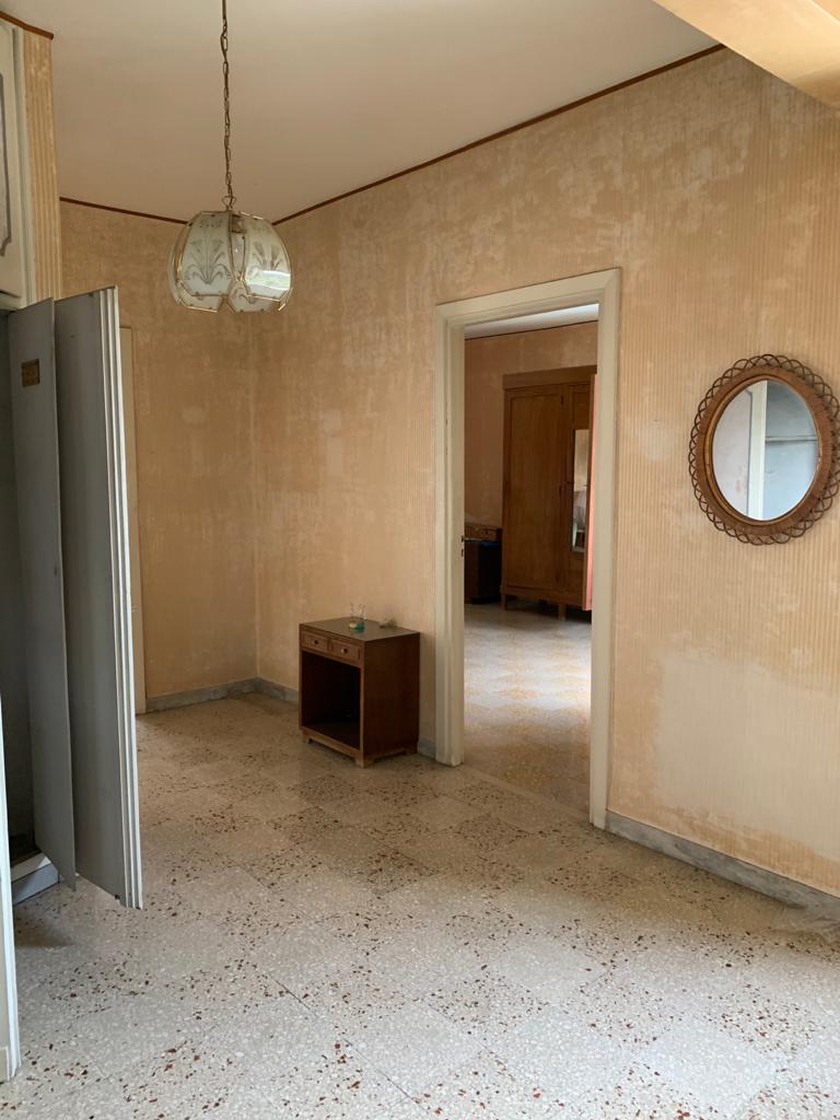 APPARTAMENTO INT.13 DI 5,5 VANI CON ASCENSORE in ROMA Via Aristide Leonori n°22, scala Q, piano 6-S1 + pertinenziale CANTINA/ BALCONI. Mq. 112. LIBERO. Identificativi catastali A/3, foglio 845, part. 271, sub. 96
