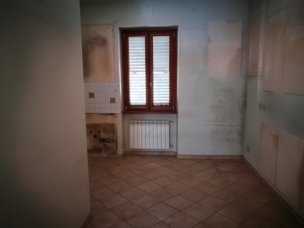 APPARTAMENTO INT.9 DI 4,5 VANI CON ASCENSORE in ROMA Via Annio Felice n°26, scala G, piano 2 + pertinenziale BALCONE. Mq. 79. LIBERO. Identificativi catastali A/4, foglio 843, part. 765, sub. 9