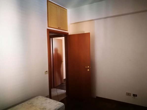 APPARTAMENTO INT.9 DI 4,5 VANI CON ASCENSORE in ROMA Via Annio Felice n°26, scala G, piano 2 + pertinenziale BALCONE. Mq. 79. LIBERO. Identificativi catastali A/4, foglio 843, part. 765, sub. 9