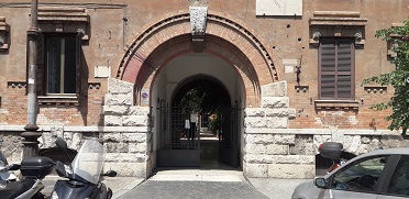 APPARTAMENTO INT.2 DI 3 VANI SENZA ASCENSORE in ROMA piazza Santa Maria Liberatrice n°47, scala I, piano 1. Mq. 46. LIBERO. Identificativi catastali A/4, foglio 516, part. 36, sub. 88