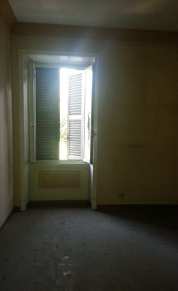 Immobile sito in ROMA (RM), CAP - 00195 VIALE GIUSEPPE MAZZINI, 41. Descrizione: Appartamento composto da ampio ingresso, corridoio, n. 2 ripostigli, n.2 bagni, disimpegno, cucina con balcone, n. 7 camere e 2 balconi + pertinenziale Cantina, p. S1, int. VI; Cantina, p. S1, int. VII; Cantina, p. S1, int. 7B. N.C.E.U. Foglio 402; Part.2; Sub 502; Foglio 402; Part.2; Sub 505; Foglio 402; Part.2; Sub 503; Foglio 402; Part.2; Sub 504. Mq. 328,6.Libero. Piena Proprietà