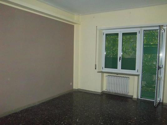 Immobile, sito in RIMINI - CAP 47922, VIA MARECCHIESE 116. Descrizione: Disimpegno, soggiorno, 2 camere, cucina, wc, terrazzo 2 balconi + pertinenziale cantina, deposito ad uso comune (proprietà 90,909 millesimi), autorimessa ad uso comune (proprietà 90,909 millesimi), posti auto scoperti ad uso comune (proprietà millesimi 90,909). Mq. 102. N.C.E.U. A3 foglio 83 part. 2334 sub. 6, con cantina al foglio 83 part. 2334 sub. 17, deposito ad uso comune al foglio 83 part. 2334 sub. 24 (millesimi 90,909), autorimessa ad uso comune al foglio 83 part. 2334 sub. 23 (millesimi 90,909) e posto auto scoperto ad uso comune al foglio 83 part. 2334 sub. da 29 a 37 (millesimi 90,909)