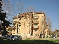 Immobile, sito in RIMINI - CAP 47922, VIA MARECCHIESE 116. Descrizione: Disimpegno, soggiorno, camera, cucina, wc, ripostiglio, terrazzo e 2 balconi + pertinenziale cantina, deposito ad uso comune (proprietà 90,909 millesimi), autorimessa ad uso comune (proprietà 90,909 millesimi), posti auto scoperti ad uso comune (proprietà millesimi 90,909). Mq. 86. N.C.E.U. A3 foglio 83 part. 2334 sub. 11, con cantina al foglio 83 part. 2334 sub. 22, deposito ad uso comune al foglio 83 part. 2334 sub. 24 (millesimi 90,909), autorimessa ad uso comune al foglio 83 part. 2334 sub. 23 (millesimi 90,909) e posto auto scoperto ad uso comune al foglio 83 part. 2334 sub. da 29 a 37 (millesimi 90,909)