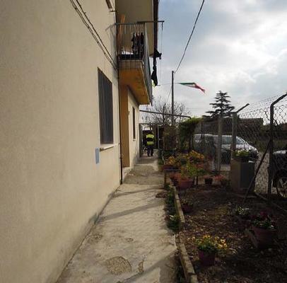 Immobile, sito in RIMINI - CAP 47922, VIA DEI MULINI 41. Descrizione: Ingresso, disimpegno, soggiorno, 3 camere, cucina, 3 bagni, dispensa e ripostiglio + pertinenziale corte esclusiva. Mq. 264. N.C.E.U. A2 foglio 69 part. 113 sub. 2