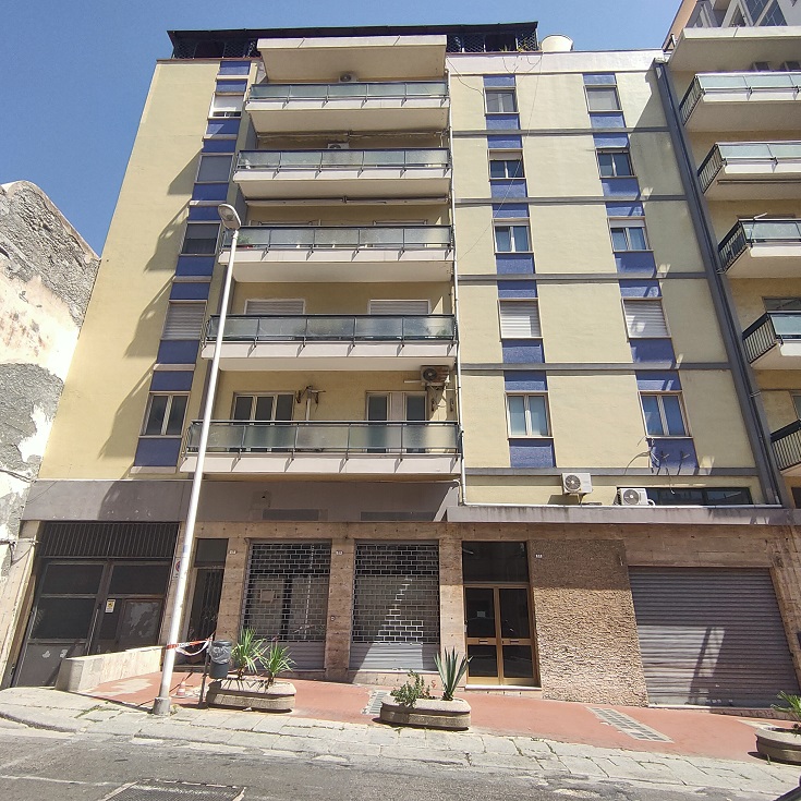 APPARTAMENTO. Mq. 96. Libero. PROPRIETA'. Identificativi catastali: FOGLIO 18 MAPP. 1059 SUB. 66