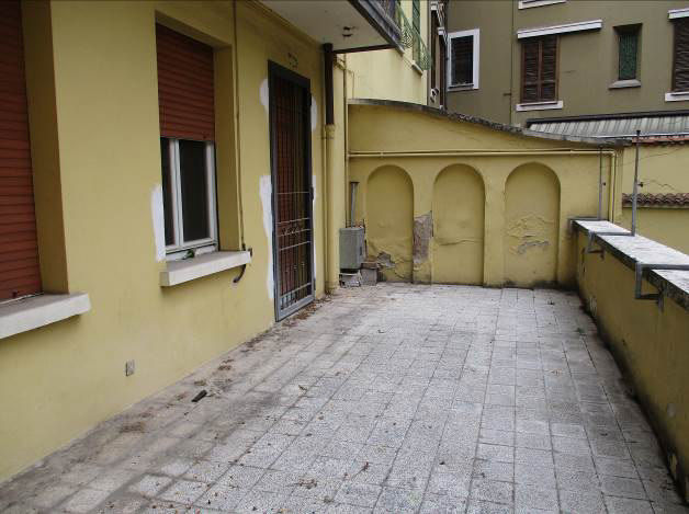 Appartamento + Cantina e soffitta. Piena Proprietà lotto libero al 1 turno d'asta.