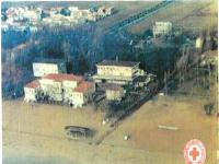 Compendio immobiliare (ex Colonia) con terreni e sovrastanti fabbricati con accesso anche dal litorale Adriatico di Jesolo Lido. Mq 51.716. Piena Proprietà lotto libero al rogito al primo turno d'asta.