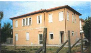Compendio immobiliare (ex Colonia) con terreni e sovrastanti fabbricati con accesso anche dal litorale Adriatico di Jesolo Lido. Mq 51.716. Piena Proprietà lotto libero al rogito al primo turno d'asta.