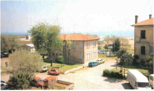 Compendio immobiliare (ex Colonia) con terreni e sovrastanti fabbricati con accesso anche dal litorale Adriatico di Jesolo Lido. Mq 51.716. Piena Proprietà lotto libero al rogito al primo turno d'asta.