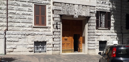 APPARTAMENTO INT.4 DI 5,5 VANI CON ASCENSORE + pertinenziale BALCONI; mq 116. Identificativi catastali categoria A/2- foglio 571 part. 16 sub. 20