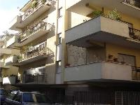Descrizione: Unità immobiliare posta catastalmente al piano seminterrato della scala "F" composta da unico ambiente. Mq. 17. Libero. Piena Proprietà. Identificativi catastali: Foglio 379; Part.340; Sub 518;