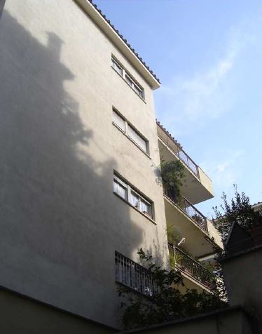 Descrizione: Unità immobiliare posta catastalmente al piano seminterrato della scala "F" composta da unico ambiente. Mq. 17. Libero. Piena Proprietà. Identificativi catastali: Foglio 379; Part.340; Sub 518;