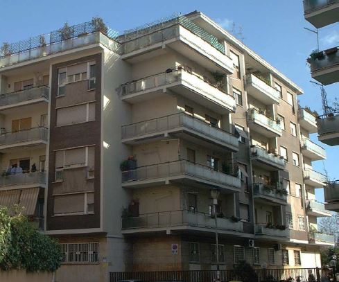 Descrizione: Unità immobiliare, posta catastalmente al piano sesto, composta da un unico ambiente con cucina, bagno e balconi. Mq. 70,5. Libero. Piena Proprietà. Identificativi catastali: Foglio 797; Part.74; Sub 22;