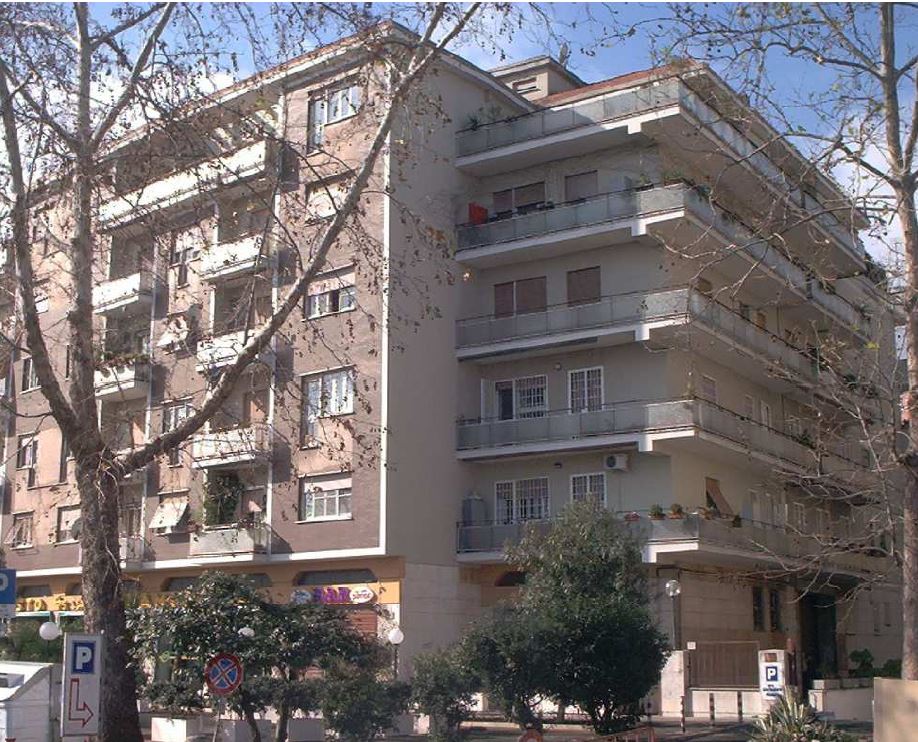 Descrizione: Unità immobiliare posta catastalmente al piano terra composta da ingresso, disimpegno, cucina, bagno e due camere. Mq. 68. Libero. Piena Proprietà. Identificativi catastali: Foglio 797; Part.200; Sub 37;