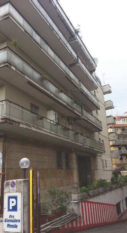 Descrizione: Unità immobiliare posta catastalmente al piano terra composta da ingresso, disimpegno, cucina, bagno e due camere. Mq. 68. Libero. Piena Proprietà. Identificativi catastali: Foglio 797; Part.200; Sub 37;