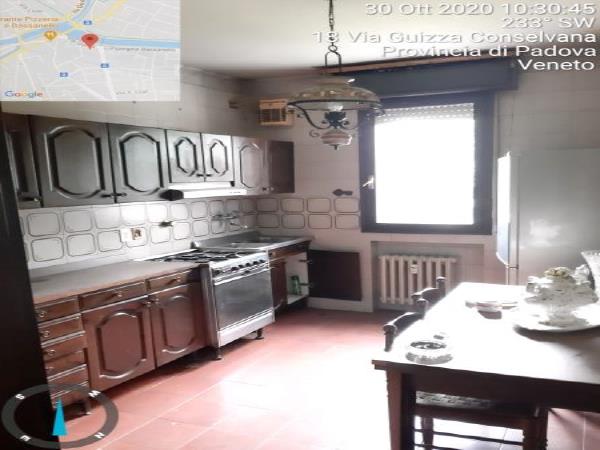 Appartamento di vani 5,5 con cantina al piano terra e box auto in autorimessa interrata condominiale, mq comm. appartamento 90,69 - mq comm. box auto 15,36. Fg 180 (ex C/9) part. 618 (ex 702) sub 1 cat. A02 rendita 1008,38 Fg 180 (ex C/9) part. 618 (ex 702) sub 13 cat. C06 rendita 54,54.