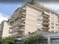 Descrizione: Appartamento posto al piano sesto di 8 vani catastali + pertinenziale n.1 cantina. Mq. 166 mq totale escluse aree scoperte 161 mq. Identificativi catastali: ABITAZIONE Fg.827 p.lla 97 Sub.27; CANTINA Fg.827 p.lla 97 Sub.72