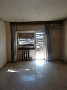 Descrizione: Appartamento posto al piano sesto di 8 vani catastali + pertinenziale n.1 cantina. Mq. 166 mq totale escluse aree scoperte 161 mq. Identificativi catastali: ABITAZIONE Fg.827 p.lla 97 Sub.27; CANTINA Fg.827 p.lla 97 Sub.72