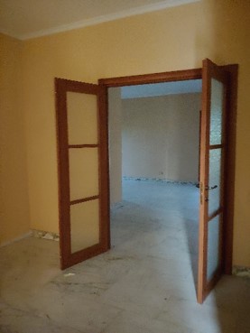 Descrizione: Appartamento posto al piano terzo di 8 vani catastali + pertinenziale n.1 cantina e n. 1 posto auto coperto. Mq. 182 mq totale escluse aree scoperte 172 mq. Identificativi catastali: ABITAZIONE Fg.424 P.lla 130 Sub.508; CANTINA Fg.424 P.lla 130 Sub.518; POSTO AUTO COPERTO Fg.424 P.lla 130 Sub.654