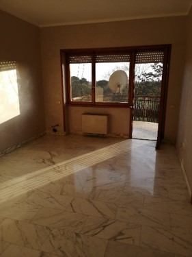 Descrizione: Appartamento posto al piano terzo di 8 vani catastali + pertinenziale n.1 cantina e n. 1 posto auto coperto. Mq. 182 mq totale escluse aree scoperte 172 mq. Identificativi catastali: ABITAZIONE Fg.424 P.lla 130 Sub.508; CANTINA Fg.424 P.lla 130 Sub.518; POSTO AUTO COPERTO Fg.424 P.lla 130 Sub.654