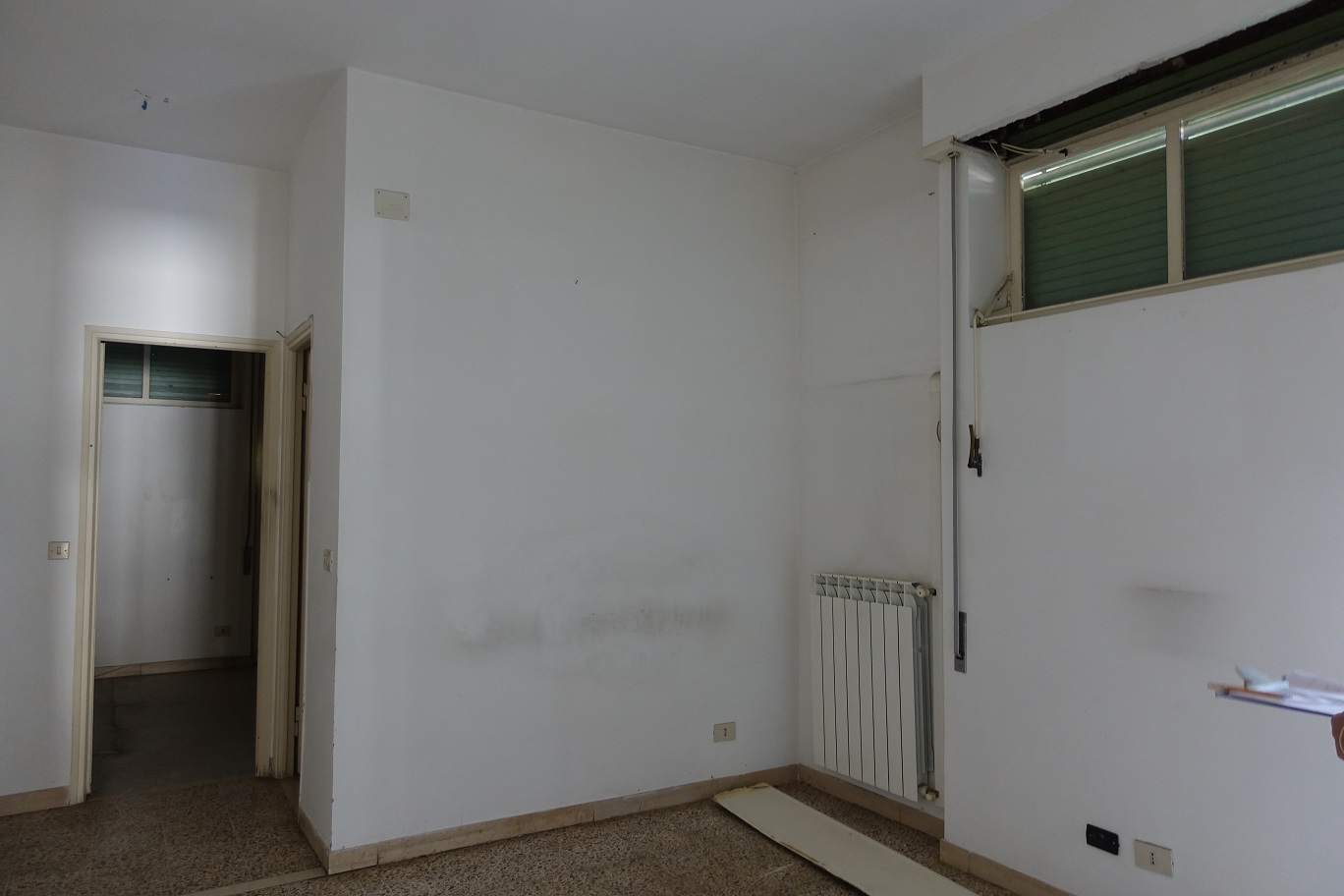 APPARTAMENTO INT.15 DI 4 VANI CON ASCENSORE e CANTINA/ BALCONE di pertinenza. Identificativi catastali: A/2, fg.203, part. 511, sub. 15