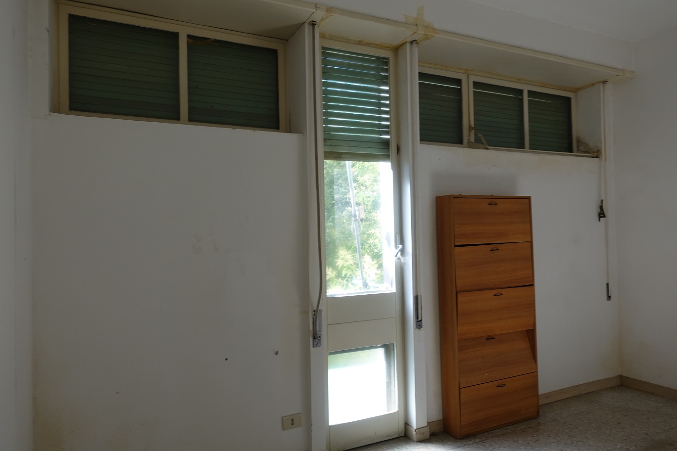 APPARTAMENTO INT.15 DI 4 VANI CON ASCENSORE e CANTINA/ BALCONE di pertinenza. Identificativi catastali: A/2, fg.203, part. 511, sub. 15