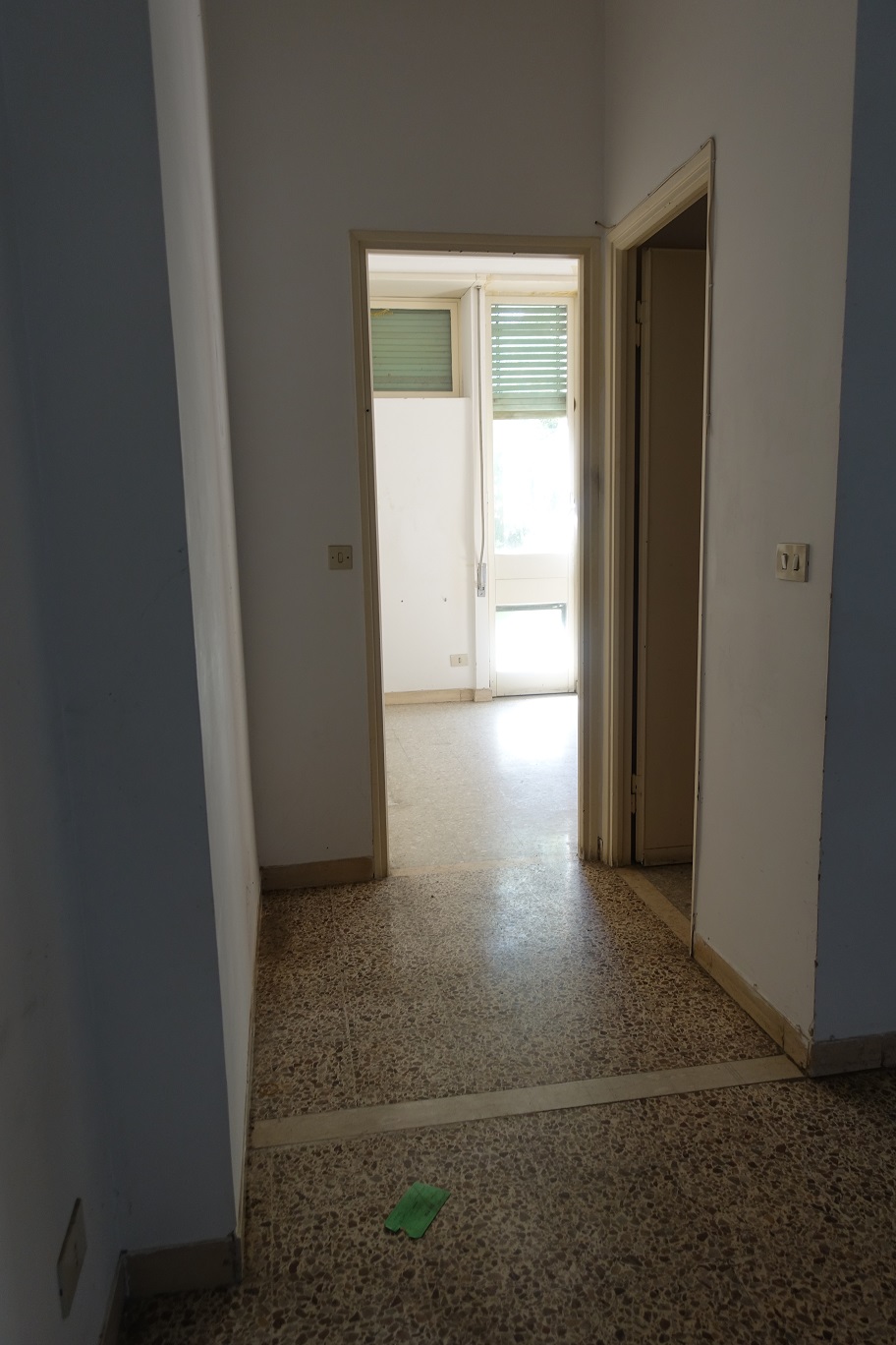 APPARTAMENTO INT.15 DI 4 VANI CON ASCENSORE e CANTINA/ BALCONE di pertinenza. Identificativi catastali: A/2, fg.203, part. 511, sub. 15