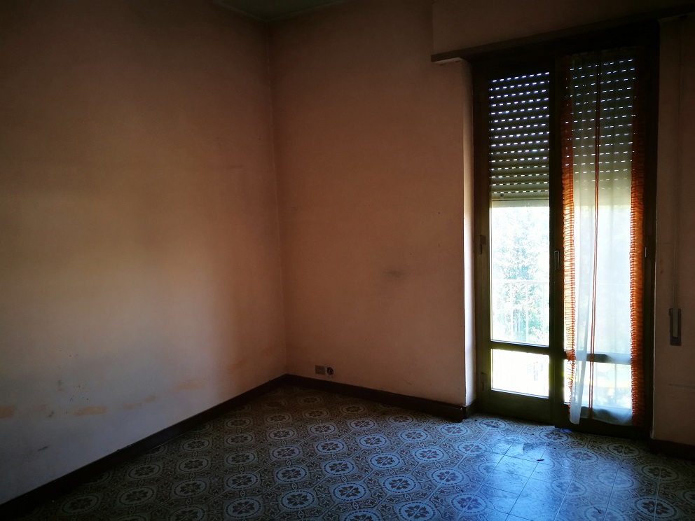 APPARTAMENTO INT.16 DI 3,5 VANI SENZA ASCENSORE e BALCONE di pertinenza. Identificativi catastali: A/3, fg.843, part. 738, sub. 17
