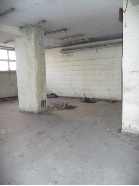 Laboratorio costituito da un locale principale, tre servizi, 4 locali secondari adibiti a piccoli depositi. Identificativi Catastali [N.C.E.U.] Foglio 513 Particella 15 Sub. 746