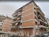 Unità immobiliare composta da ingresso, disimpegno, cucina, bagno, tre vani e due balconi. e Cantina piano S1 int 5. Identificativi Catastali [N.C.E.U.] FOGLIO 239; Part. 159; SUB 656; cantina FOGLIO 239; Part. 159; SUB 655.