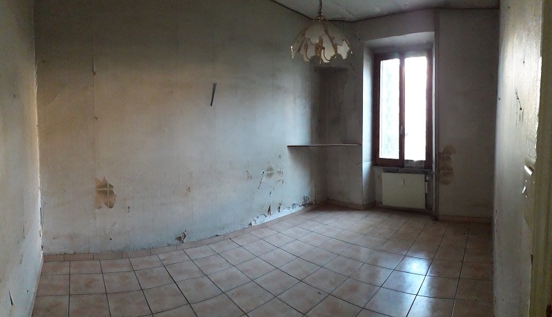 VILLINO CON ACCESSO INDIPENDENTE DI 9,5 VANI + pertinenziale GIARDINO/ SOLARIUM . Mq. 167. Identificativi catastali categoria categoria A7- foglio 519 part. 233