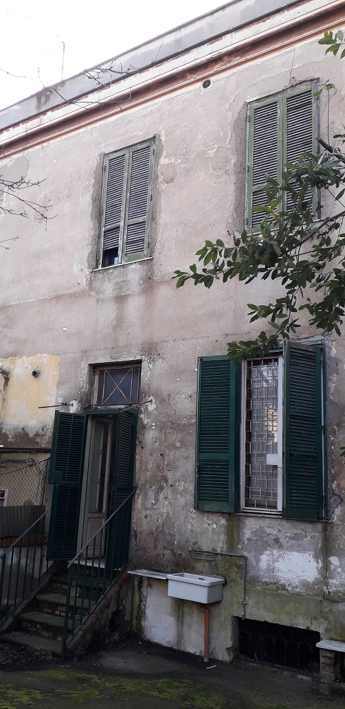 VILLINO CON ACCESSO INDIPENDENTE DI 9,5 VANI + pertinenziale GIARDINO/ SOLARIUM . Mq. 167. Identificativi catastali categoria categoria A7- foglio 519 part. 233