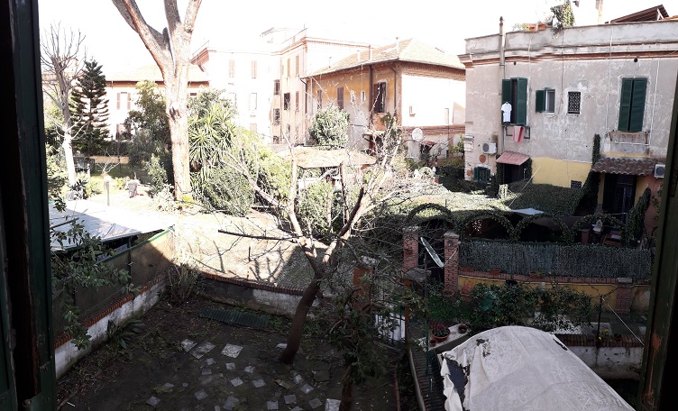 VILLINO CON ACCESSO INDIPENDENTE DI 9,5 VANI + pertinenziale GIARDINO/ SOLARIUM . Mq. 167. Identificativi catastali categoria categoria A7- foglio 519 part. 233