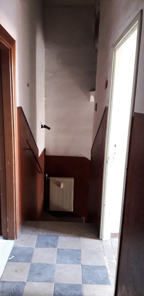 VILLINO CON ACCESSO INDIPENDENTE DI 9,5 VANI + pertinenziale GIARDINO/ SOLARIUM . Mq. 167. Identificativi catastali categoria categoria A7- foglio 519 part. 233