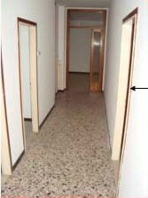 Immobile composto da cucina, bagno, soggiorno, 3 camere, ripostiglio, 2 corridoi e 2 terrazze. Identificativi Catastali [N.C.E.U.] cat. A2 Sez. D foglio 11 part. 251 sub. 24