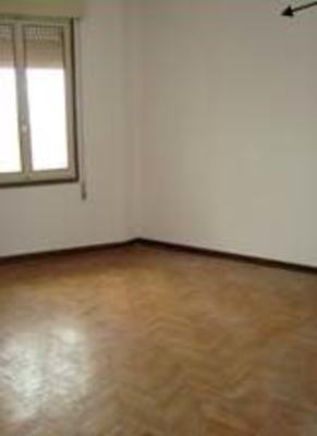 Immobile composto da cucina, bagno, soggiorno, 3 camere, ripostiglio, 2 corridoi e 2 terrazze. Identificativi Catastali [N.C.E.U.] cat. A2 Sez. D foglio 11 part. 251 sub. 25