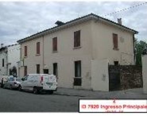 Immobile composto da corridoio, bagno, soggiorno con angolo cottura, 2 camere e Cantina. Identificativi Catastali [N.C.E.U.] cat. A3 foglio 7 part. 769 sub. 3 (incluso cantina di pertinenza esclusiva)