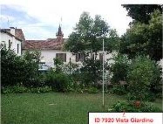 Immobile composto da corridoio, bagno, soggiorno con angolo cottura, 2 camere e Cantina. Identificativi Catastali [N.C.E.U.] cat. A3 foglio 7 part. 769 sub. 3 (incluso cantina di pertinenza esclusiva)