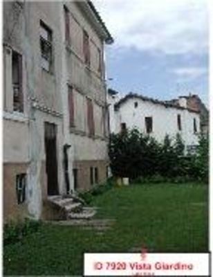 Immobile composto da corridoio, bagno, soggiorno con angolo cottura, 2 camere e Cantina. Identificativi Catastali [N.C.E.U.] cat. A3 foglio 7 part. 769 sub. 3 (incluso cantina di pertinenza esclusiva)