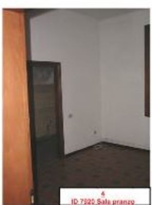 Immobile composto da corridoio, bagno, soggiorno con angolo cottura, 2 camere e Cantina. Identificativi Catastali [N.C.E.U.] cat. A3 foglio 7 part. 769 sub. 3 (incluso cantina di pertinenza esclusiva)