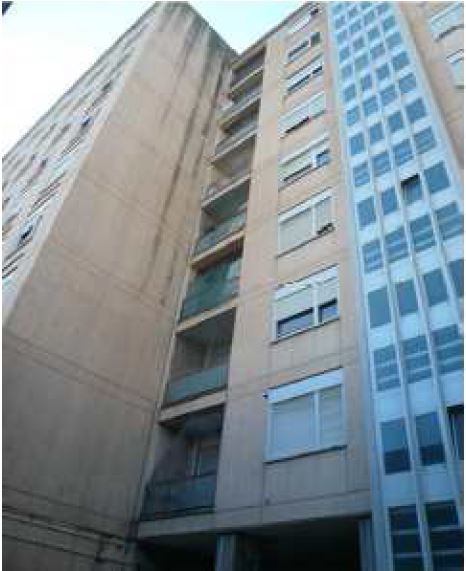 Immobile sito in Latina (LT), Via Eroi del Lavoro 12 (sc.B, piano 6, int. 11). Unità immobiliare al piano sesto composta da due camere, cucina, un bagno, ingresso, disimpegno, e due balconi. Identificativi Catastali [N.C.E.U.] Unità Residenziale cat. A/2 foglio 140 part. 88 sub 45