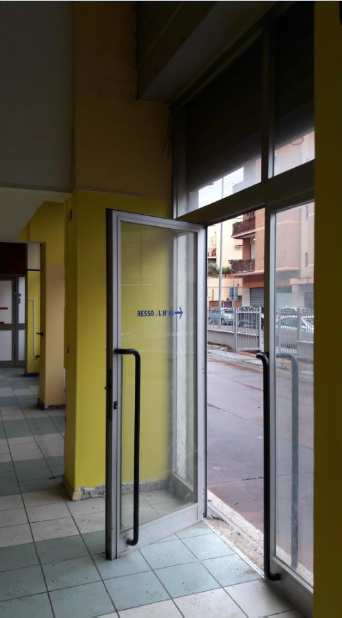Immobile sito in Latina (LT), Via Eroi del Lavoro 12 (sc.B, piano 6, int. 11). Unità immobiliare al piano sesto composta da due camere, cucina, un bagno, ingresso, disimpegno, e due balconi. Identificativi Catastali [N.C.E.U.] Unità Residenziale cat. A/2 foglio 140 part. 88 sub 45