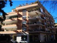 Immobile sito in Roma (RM), Via Renato Fucini 112 (sc.B, piano 2, int. 5). Appartamento posto al piano secondo composto da ingresso, soggiorno, disimpegno, ripostiglio, cucina, locale servizi con WC, n. 4 camere di cui 1 con terrazzo e 2 con balcone. Identificativi Catastali [N.C.E.U.] Unità Residenziale cat. A/2 foglio 273 part. 1194 sub 25