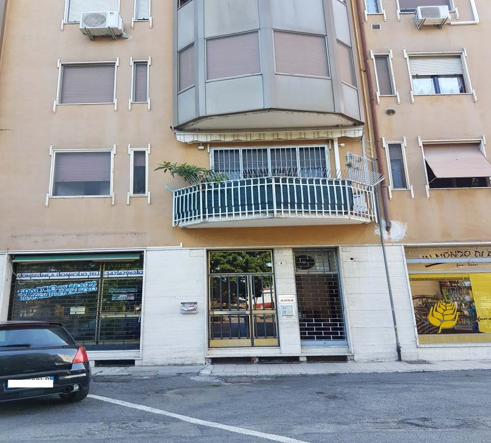 Appartamento + Box (C.so Torino, 78) + Cantina in Mortara (PV) Via Belvedere n.4; 114 mq + 11 mq. Piena proprietà lotto LIBERO, turno 2^.