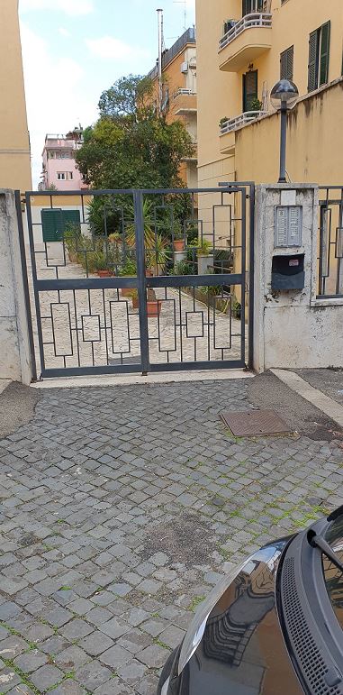 Ripostiglio composto da un unico ambiente posto al piano terra sito in Roma, Via S. Girolamo Emiliani 8. Unità Commerciale cat. C/2 Foglio 462; Part. 36; Sub 503.