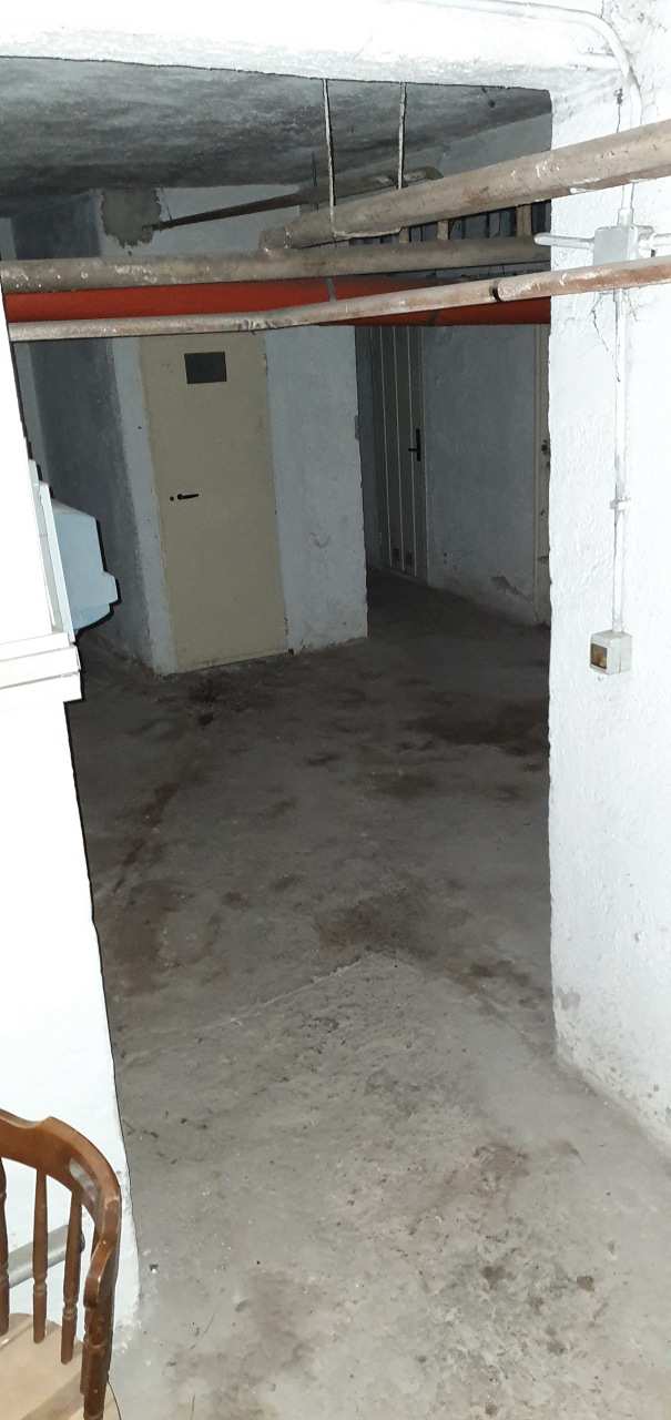 Locale cantina composta da un unico ambiente ubicato al piano seminterrato sito in Roma, Via Sirte 76. Unità Commerciale cat. C/2 Foglio 566; Part. 100; Sub 526.