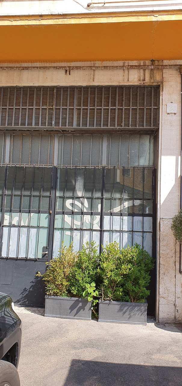 Magazzino costituito da locale principale al Piano seminterrato con bagno, e ripostigli sito in Roma, Via Migiurtina 20. Unità Commerciale cat. C/2 Foglio 564; Part. 163; Sub 14.